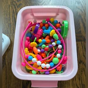 Snap bead necklace and jewelry kit